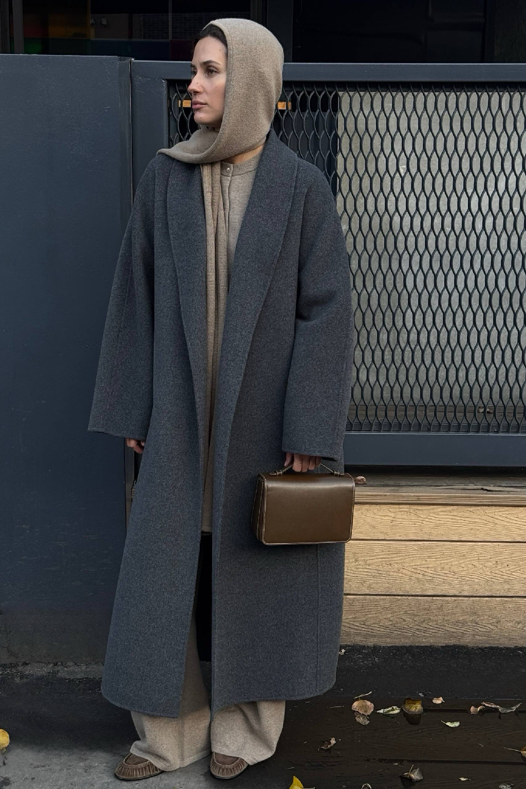 Новинка в нашей коллекции — сумка Flaneur

«Flaneur» с французского переводится как «прогуливающийся». Так называют человека, который никуда не торопится и внимательно наблюдает за происходящим вокруг.

Мы сшили сумку из гладкой кожи коровы, долговечной и устойчивой к царапинам. Внутри — три отделения и карман для мелочей. Клапан с магнитной застежкой открывается одним движением, а длину ремня можно регулировать.

Больше новинок — в приложении 12 STOREEZ. Устанавливайте его по ссылке, укажите дату вашего Дня рождения и получите 5000 баллов за 10 дней до праздника, с возможностью использовать их в течение 2 недель после 🤍