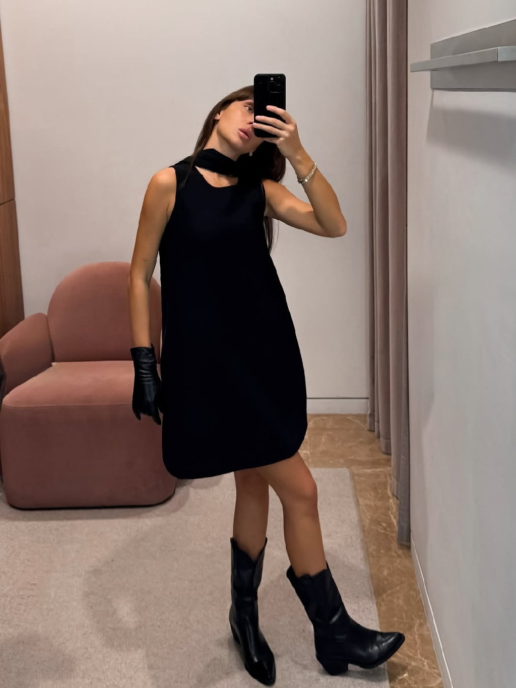 Одно платье — 6 разных интерпретаций. Делимся многогранными сочетаниями, созданными стилистом Eighteen One One 🤍