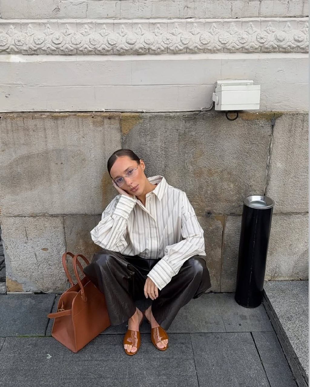 Вдохновляемся вашими образами в антураже осеннего города. Именно таким Eighteen One One видит безмятежный сезон