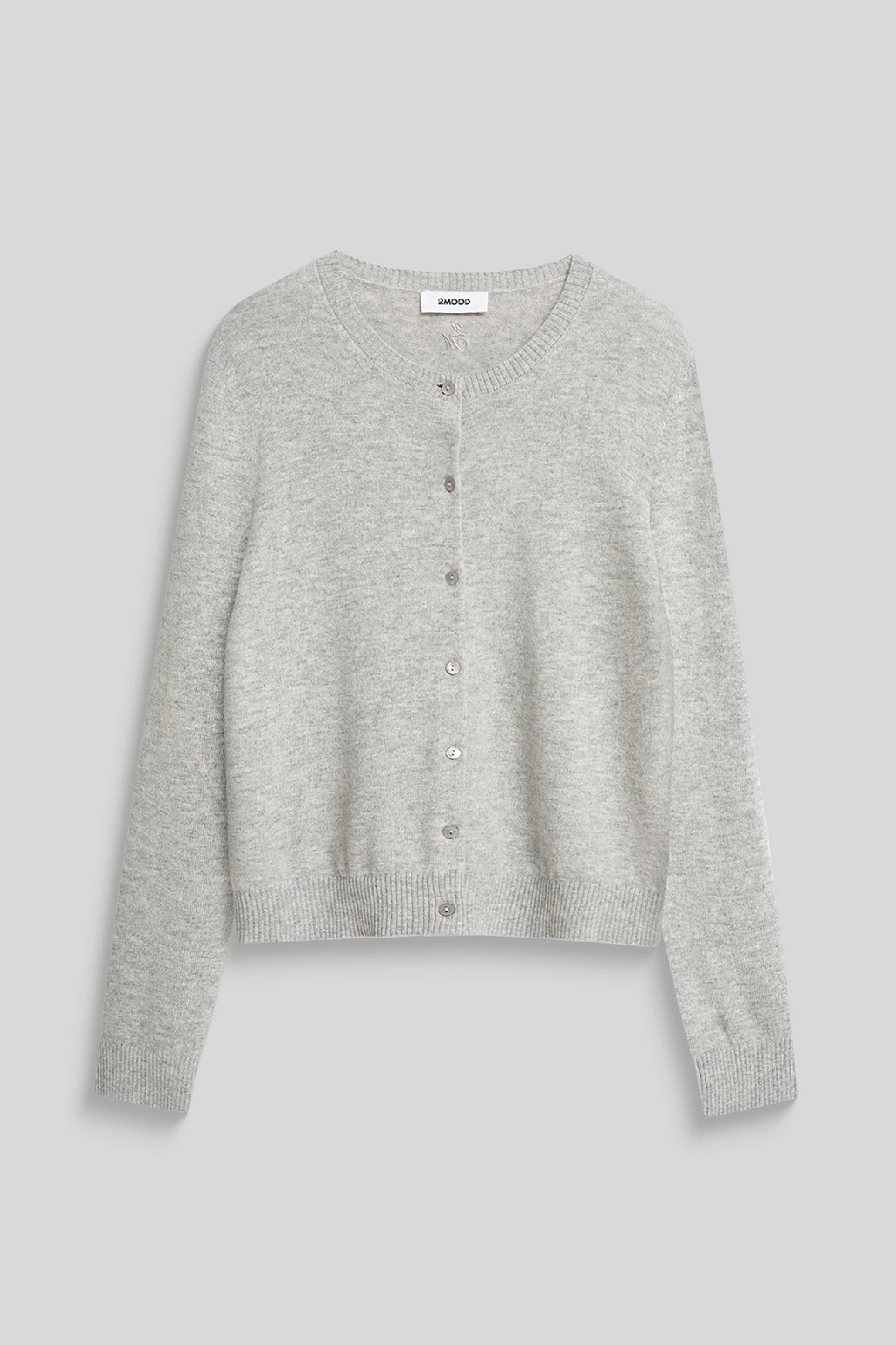 Собрали 4 образа для разных погодных условий. В основе каждого — брюки-аладдины из вязаного трикотажа.

Для создания комфортного нижнего слоя сочетаем их с джемпером, кардиганом или поло, а в качестве верхнего выбираем пальто с шарфом, куртку из экокожи и модели из водоотталкивающих материалов — объемный пуховик или утепленное пальто. Дополняем каждый образ удобной обувью, минималистичной сумкой в базовых оттенках и теплыми аксессуарами — в зависимости от погоды и настроения.

Познакомиться со всеми моделями можно на нашем сайте, в приложении и розничных магазинах.