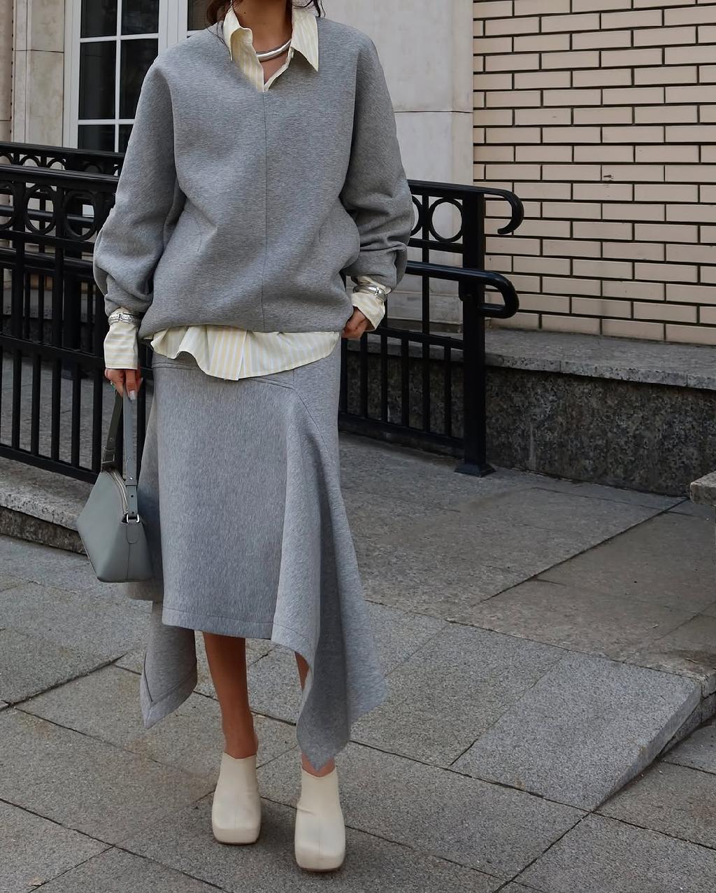 Увидела у @madinatamova классный образ и открыла для себя новый бренд anmuse. Кажется, с погодой как сейчас это прям актуалочка