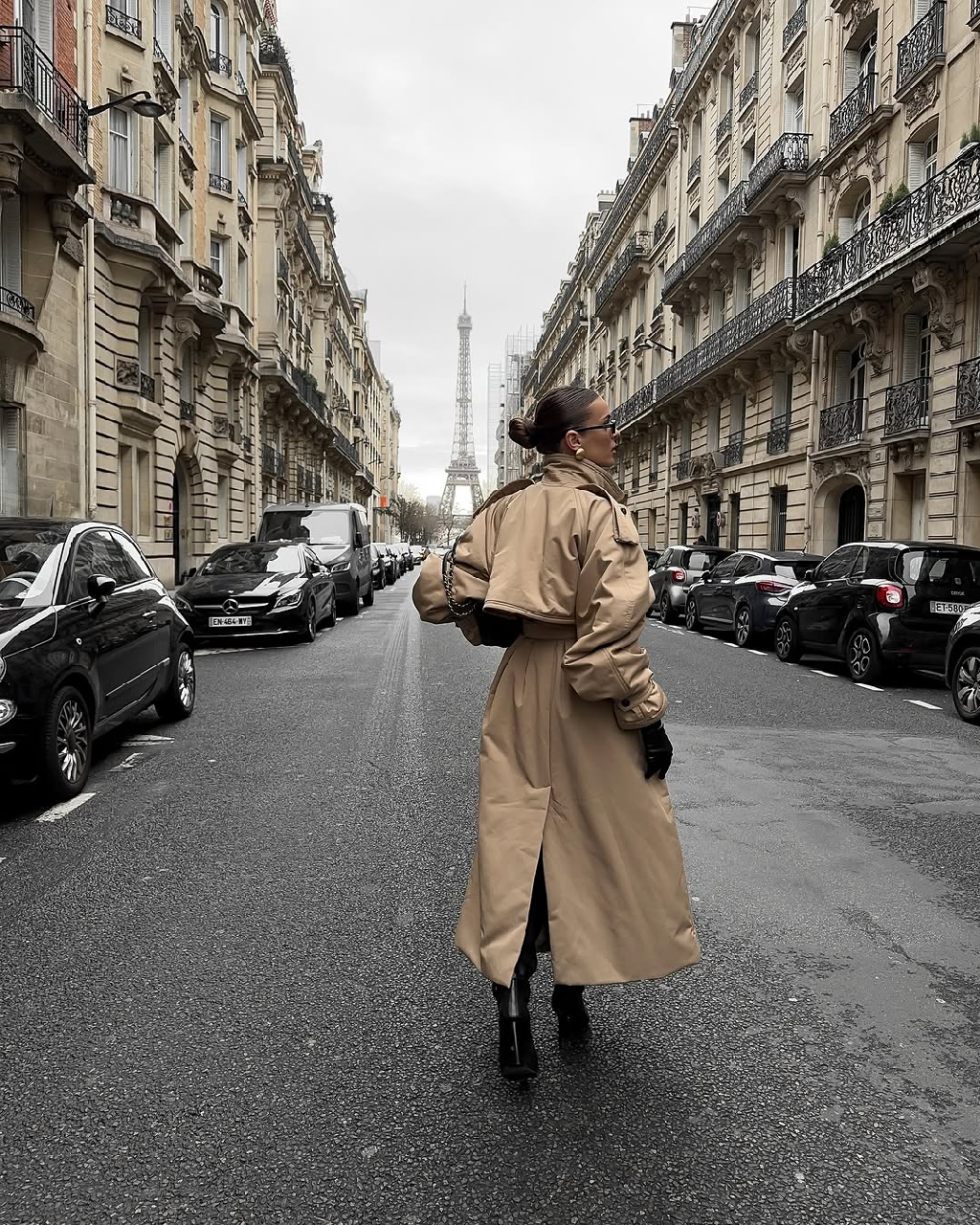 Какой он, Париж? 🥐

Город с узкими улочками и манящими витринами, величественной Эйфелевой башней, где каждое утро начинается с аромата свежего круассана. А каждый уголок города здесь наполнен романтикой.
Именно такие ощущения дарит утепленный тренч с прекрасным названием «Танго в Париже» 🙌🏼

Тренч доступен в двух цветах: хаки и бежевый на сайте
matu.me