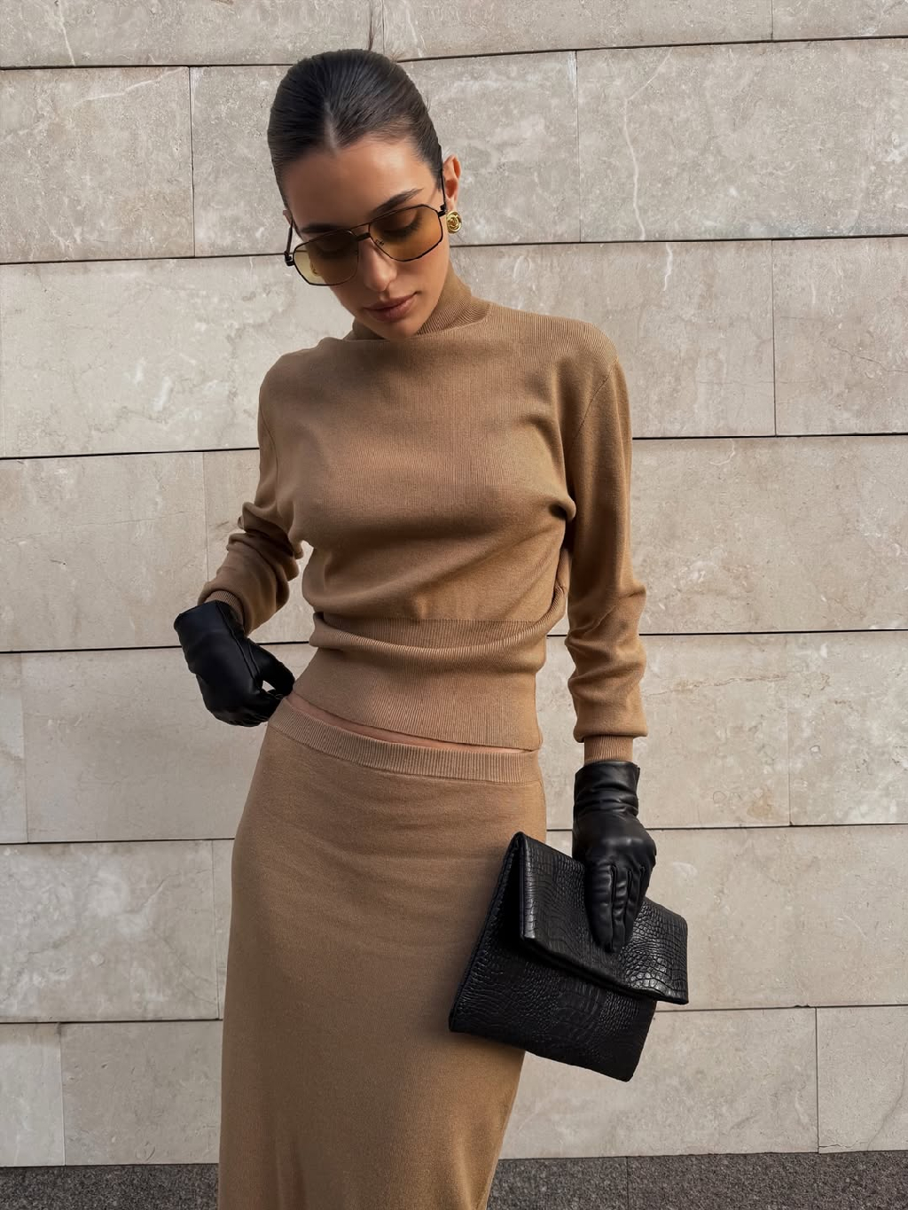 Костюм, в котором вы будете ощущать себя велеколепно 🙌🏼

Нежный вискозный трикотаж мягко прилегает к телу, не сковывает движений и создаёт ощущение лёгкости.