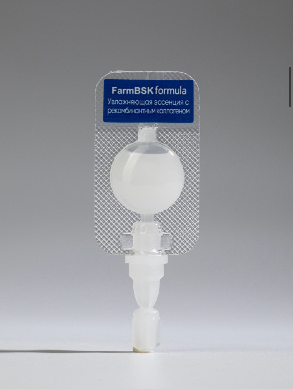 Коллаген из шелка. Результат — как фильтр, только без фильтра. 

💧Эссенция, которая вернёт твоей коже «я — в прайме»
Когда хочется сиять не от хайлайтера, а изнутри — тебе сюда.
✨ Что внутри:
* Редкий рекомбинантный коллаген XVII типа из шелка — работает на глубоком уровне: упругость, плотность, гладкость.
* Фибронектин и лизат бифидобактерий — запускают обновление клеток, снимают раздражение и делают кожу крепкой, как после отпуска.
* 5 биомиметических церамидов — усиливают барьер, защищают и помогают коже сопротивляться стрессу.
* Плюс нежнейший экстракт персика — потому что уход должен быть не только эффективным, но и удовольствием.

🌿 Текстура: легчайшая, как утренний туман. Увлажняет глубоко и надолго. 🙌 Подходит даже гиперчувствительной коже.


Кожа станет твоим лучшим украшением. Уже после первой недели. Скорее попробуй!
