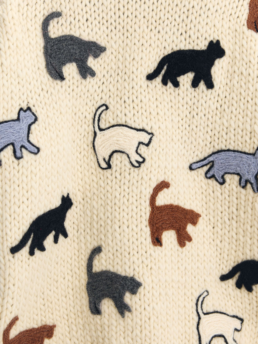 Обнимающие свитеры и кардиганы 