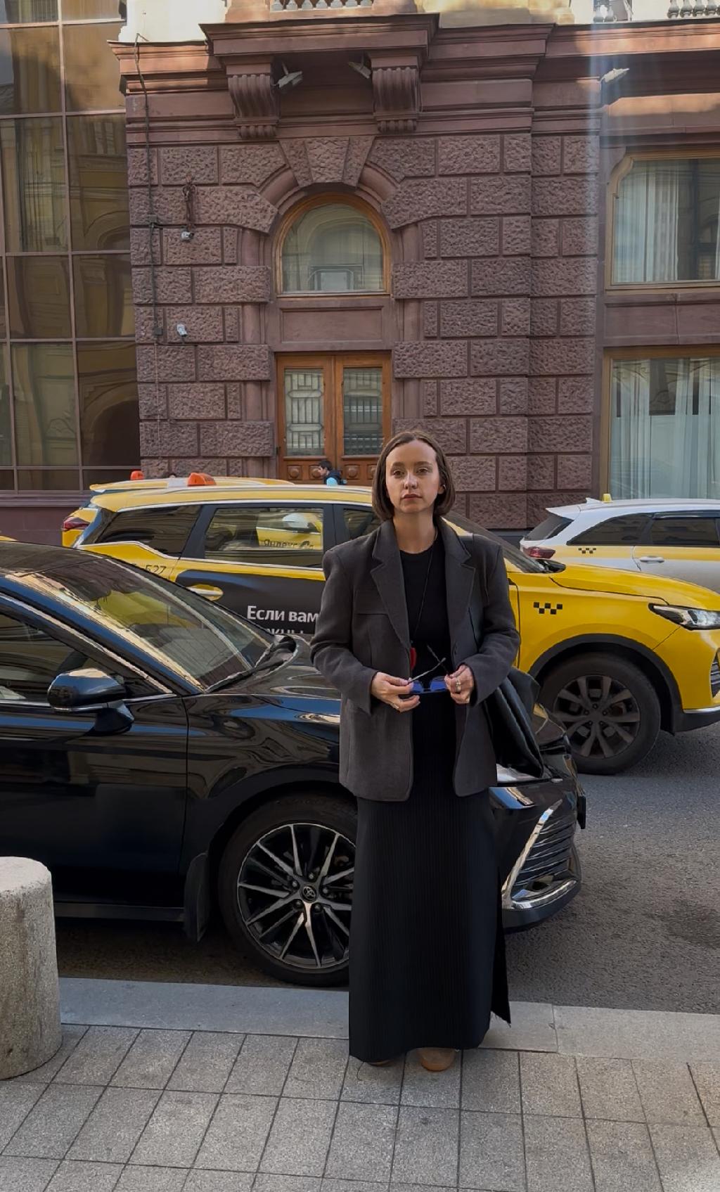 Лукдня, когда надо встретиться с брендом, коллегами-стилистами, а после обеда бежать на свидание.