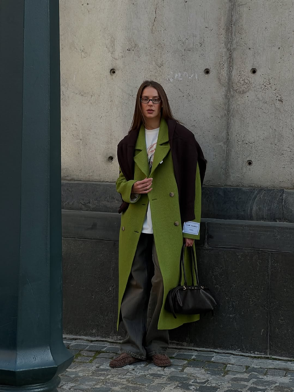 Увидела новый для себя бренд из Екатеринбурга ERIST и сразу влюбилась в их пальто Grinch

Мне кажется, Екатеринбургу пора официально давать статус столицы российской моды