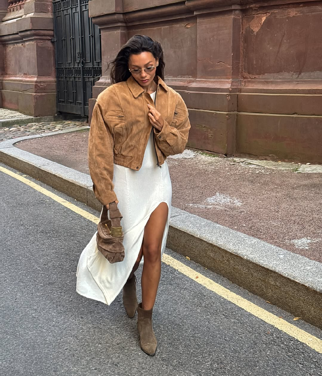 Скоро время кожаных курток

Образ @diananonskaya