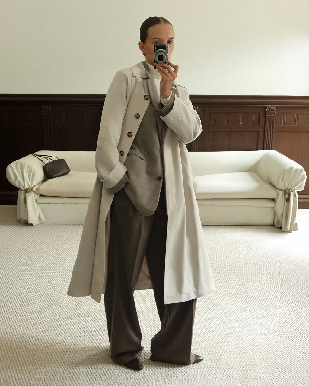 Ну нравится мне многослойность и нравится как на неё смотрят Present & Simple в новой коллекции