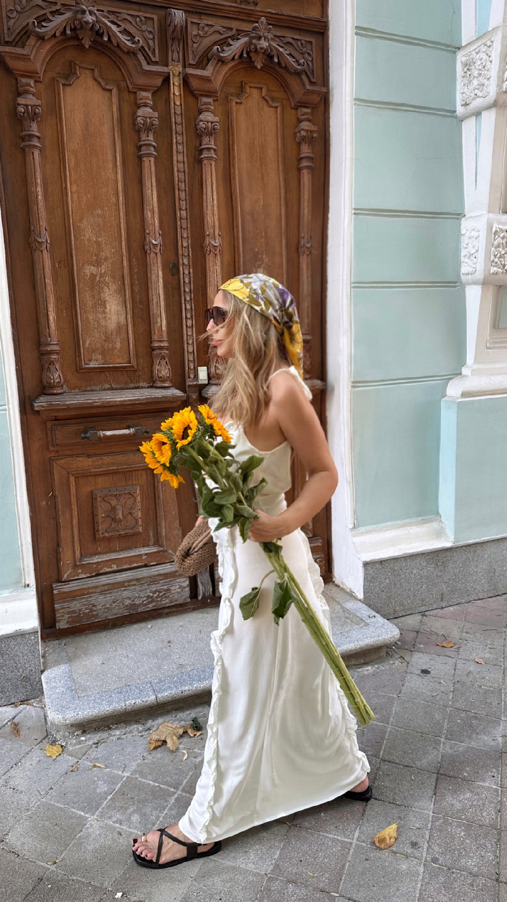 Моих летних луков вам в ленту! 

P.S. Сарафан Iss Ju солдаут. 