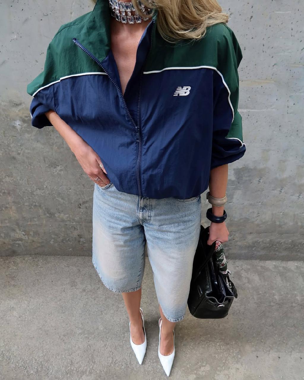 Совершенно потрясающий и очень интересный, на мой взгляд, образ в стиле спорт шик в исполнении Какуриной Алены. Идеальная гармония, лучше и придумать сложно! Туфли из Zara, давно на них смотрю.