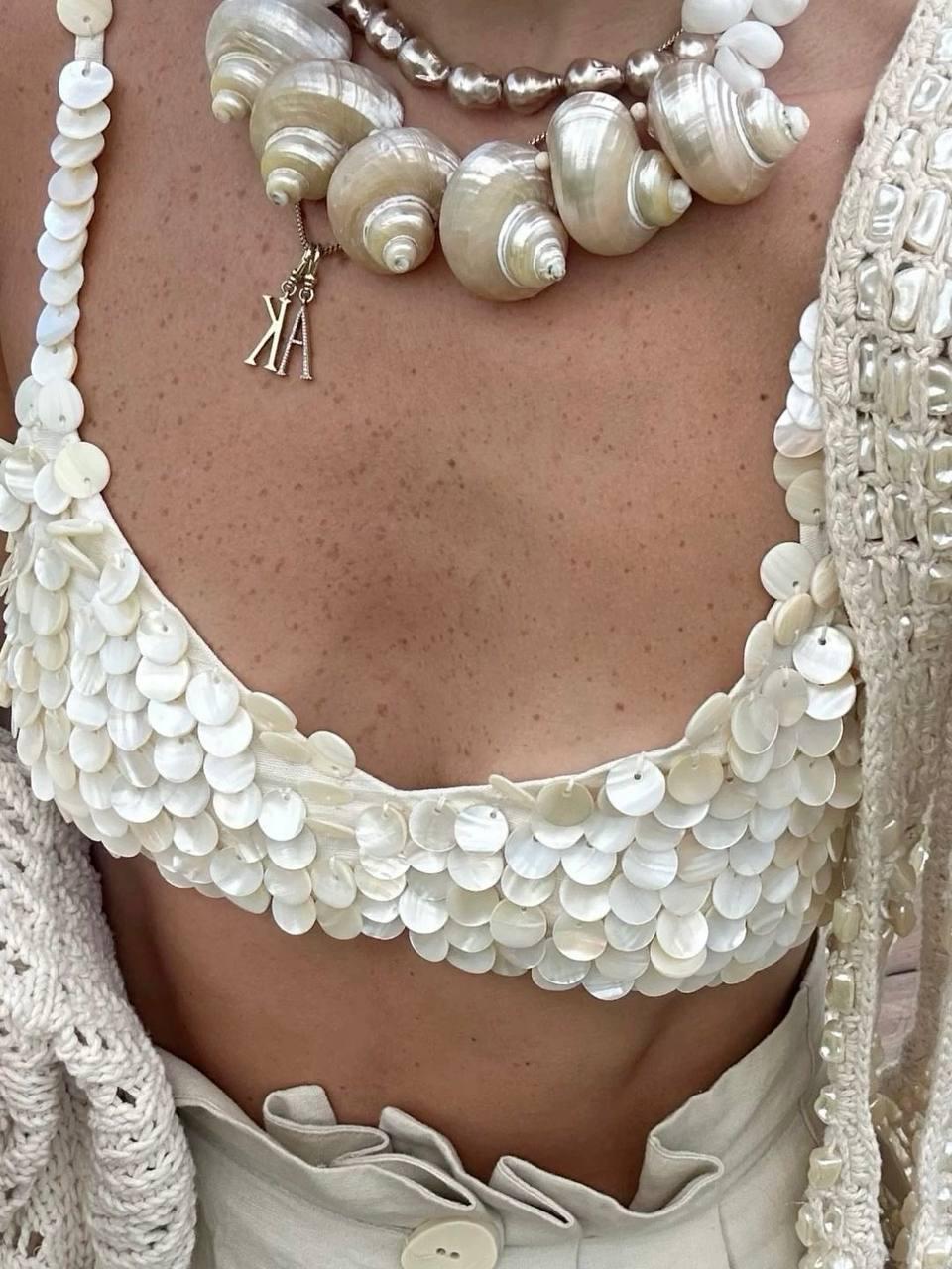 А пайетки в пляжных образах - это вообще рукой боженьки. Очеееень нежно!