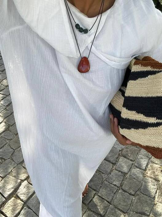 И предлагаю вспомнить, как кулоны-камни смотрятся в жизни. Есть в них какая-то магическая способность притягивать внимание.