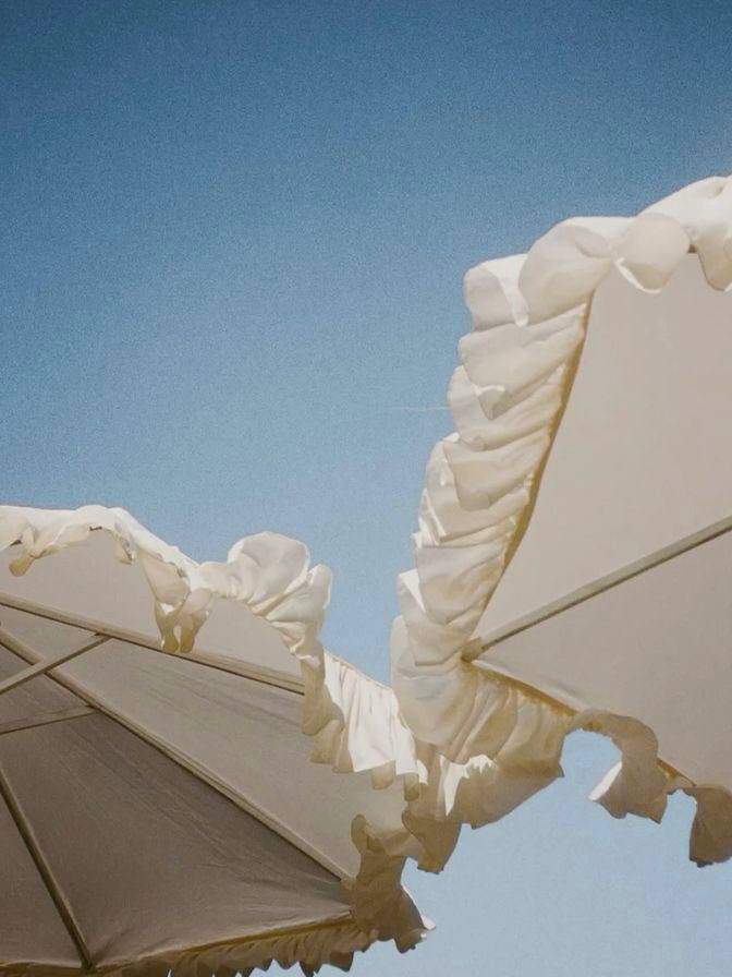 Инспирэйшн. 

Последнее время все больше нравятся простые кадры с детализацией. Есть в них какая-то глубина при отсутствии лишнего шума. 

Предстояющую неделю хочу посвятить созданию красивого контента.