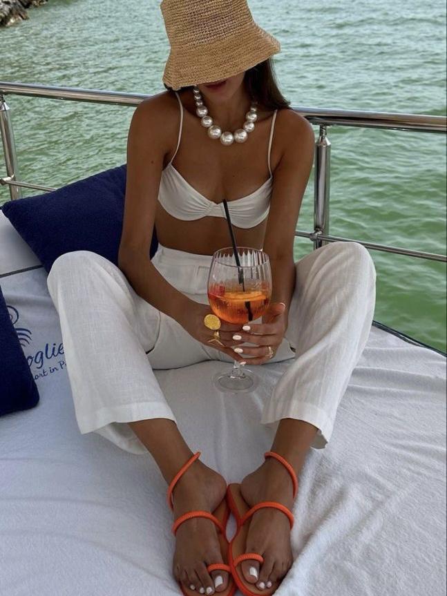 Панамы или платки? Голосуем! 