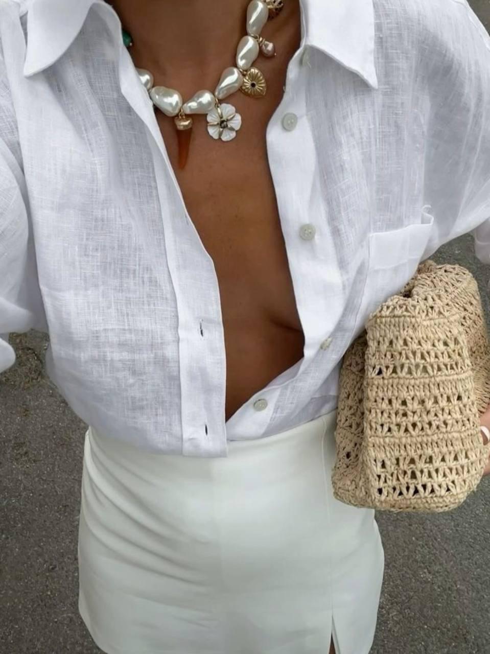 Летнего аксессуарного вдохновения вам в ленту! 

Когда говорю, что не люблю жаркую пору за невозможность выряжаться в сложные и многослойные образы, забываю, что отыгрываться-то можно на аксессуарах.