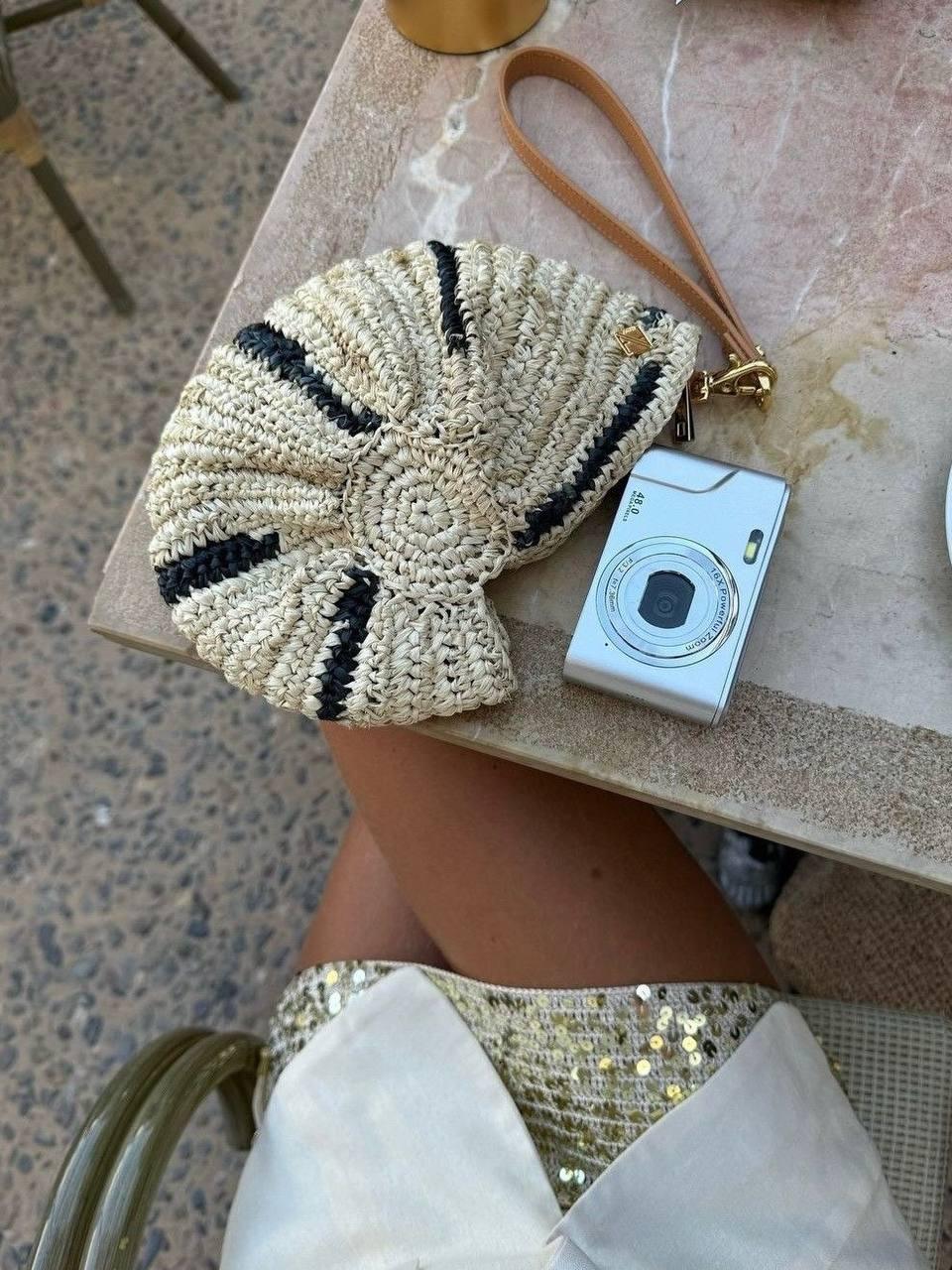 А пайетки в пляжных образах - это вообще рукой боженьки. Очеееень нежно!