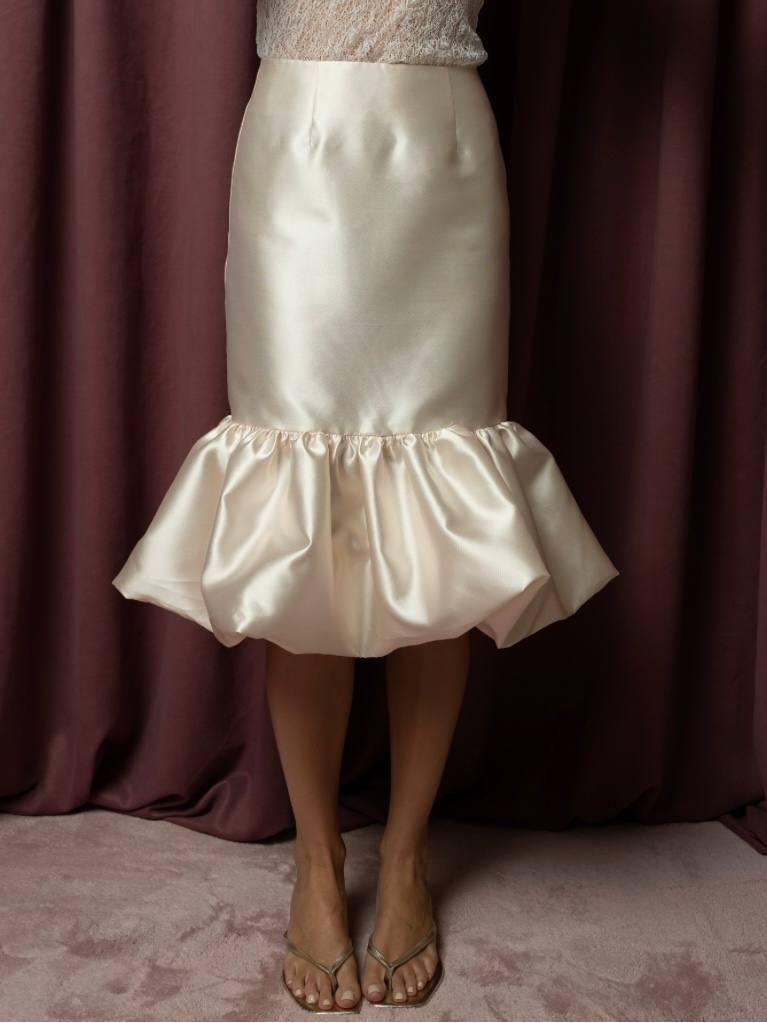 Если искали что-то мега акцентное и ультра уникальное, вауля! 

No name not same - 11 500 9 200 руб. 

Namelazz - 25 900 руб. 