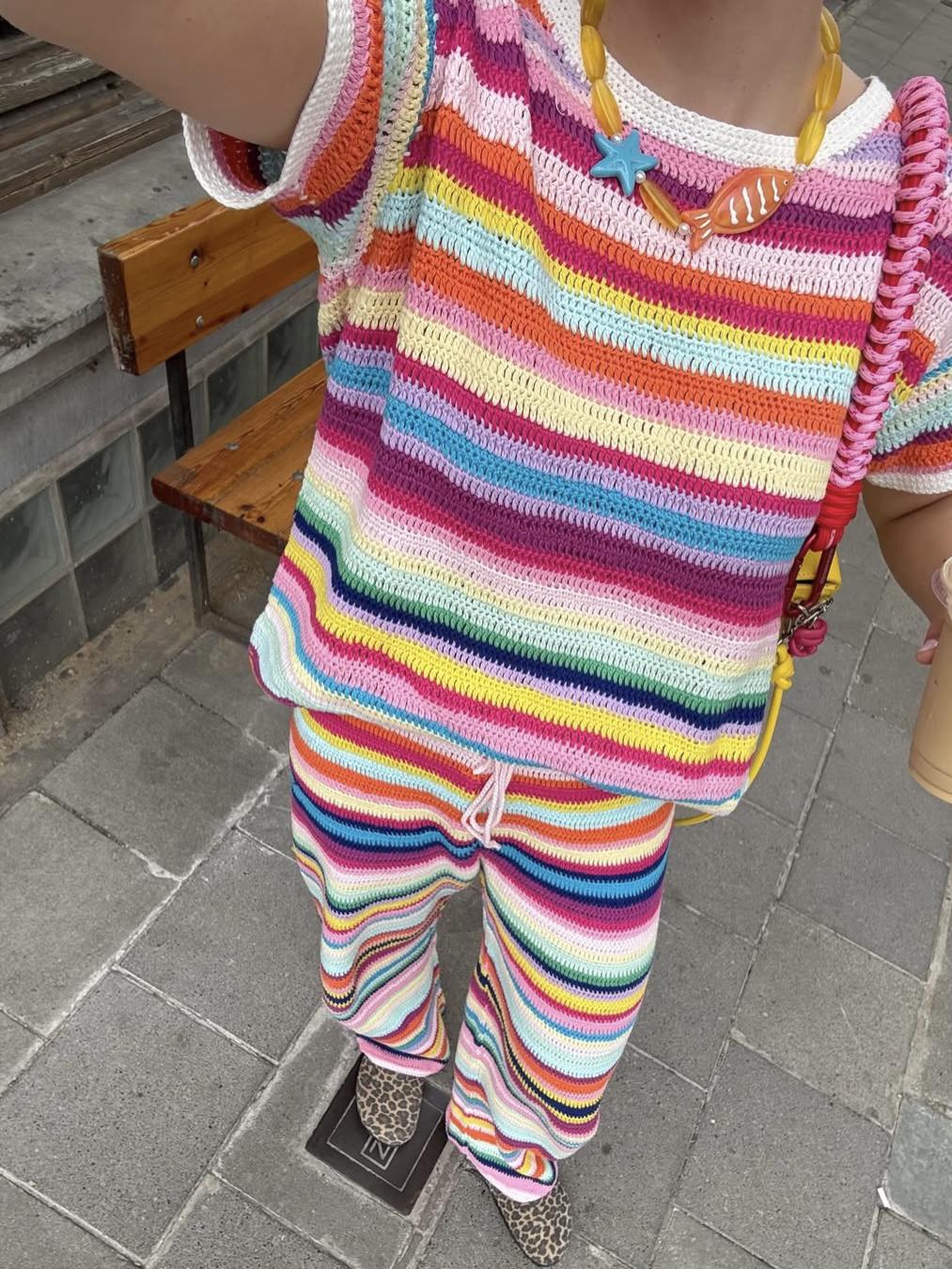 Цветное инспо для тех, кто устал от черного! Какие цвета забрали бы себе в гардероб?