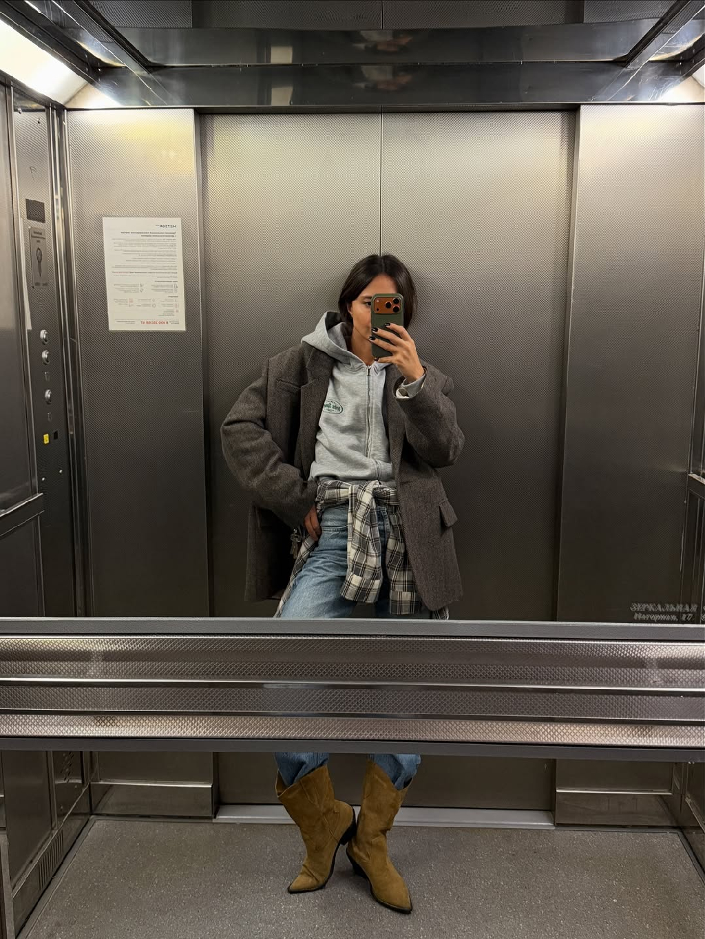 Новинки в Très ❄️

В зимней коллекции мы собрали не только базовые и универсальные вещи, но и лёгкие акценты, которые добавят настроения вашему гардеробу.

🧣Сохраняй стилизации от Лилии @lilya_, чтобы
вдохновиться и повторить любимый образ.