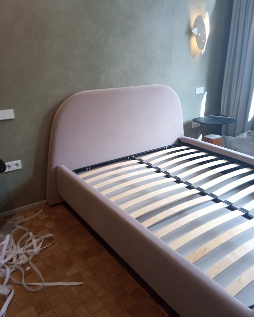 сегодня суббота, значит пришло время для нашей постоянной и любимой подборки #annkiathome — это фотографии, которыми вы с нами делитесь: иногда это кадры сразу после распаковки, иногда это будничная рутина, иногда это интерьерные съёмки… но всегда эти кадры живые. без фильтров и прочих прикрас.

(a)objects:
1 — диван plus+ / 3 модуля (2 козетки + 1 подлокотник + пуф) #plus_sofa 
2-3 —диван hero #hero_sofa 
4-5 — кастомный диван (геометричный)
6-7 — кастомный диван (полукруглый)
8 — диван plus+ / 3 модуля 
9 — кресло steve++
10 — статья clover classic / массив дерева + масло, цвет: milk #clover_bench 
11 — кровать sóva #sova_bed
12 — диван plus+ / базовая конфигурация: 2 модуля + 2 подлокотника 
13 — кровать basic #basic_bed