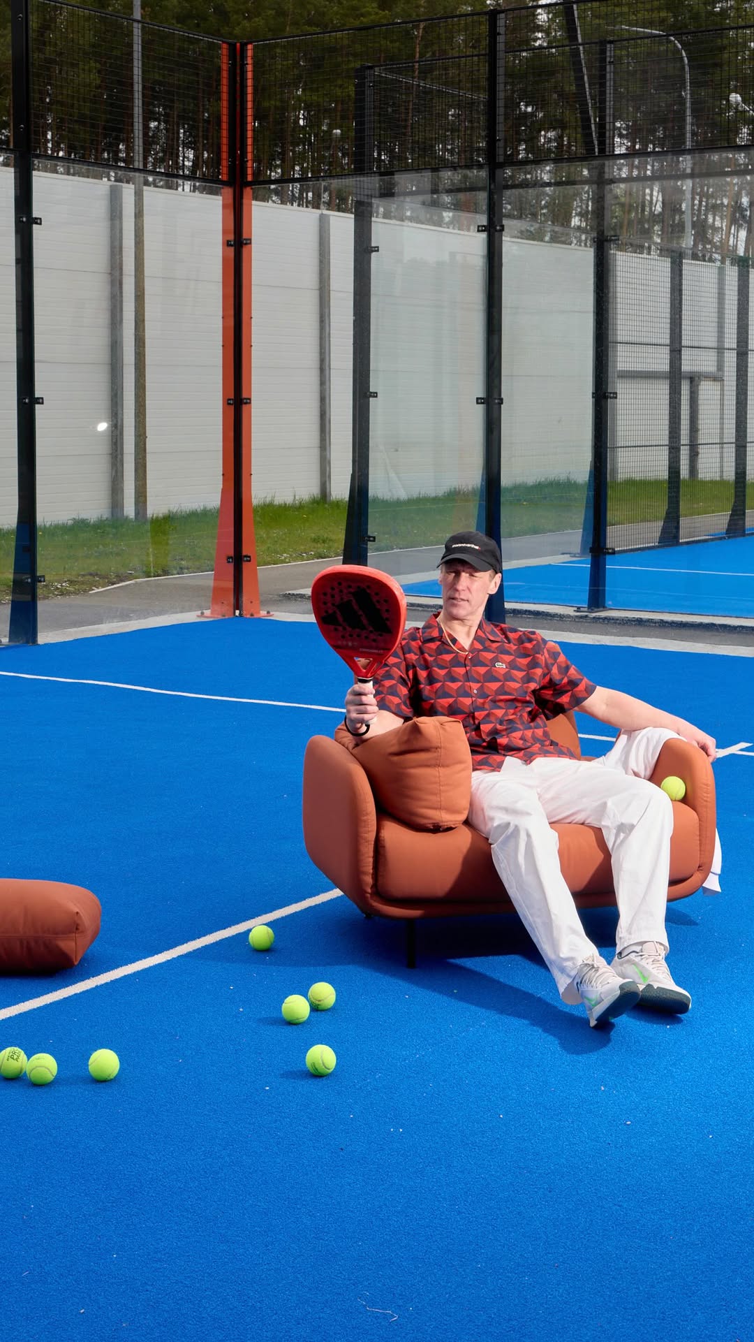 workaholic™ collection
designed with purpose — driven by passion.

коллекция вдохновлена людьми, которые любят и одержимы своим делом. которых не остановят преграды, а лишь сделают сильнее.

мой папа учил шведский, чтобы общаться с командой (и позднее со своими воспитанниками) без переводчиков и прочих недосказанностей. он не просто учил язык — он выбрал быть понятным. 

как и мы в этой коллекции. объекты workaholic™ — это понятная основа и тихая сила — та, что рядом, когда всё остальное шумит.

———
(a)object: workaholic armchair
upholstery: dryer 504, outdoor
col: terra
#workaholic_collection 
#workaholic_armchair