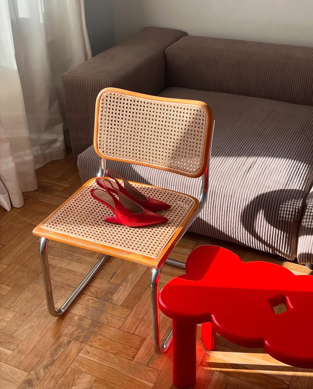 давно не было рубрики #annkiathome — исправляется. в постоянной подборке мы делимся кадрами от клиентов, вдохновляясь тем, как наши предметы оживают в ваших интерьерах.

——
1-3 — диван plus / upholstery: velour / col: natural / @daniliakhutbeeva 
4-5 — кровать sóva / upholstery: buckle / col: milk
6-7 — стулья steve dinner / upholstery: jacquard / col: zebra ; upholstery: eco wool / col: grass / location: @whatelse.life 
8 — диван plus / upholstery: velour / col: dark grey
9 — скамья clover 2.0 / col: xmas / @daryazosimenko 
10 — стулья steve dinner / upholstery: velour / col: dark grey
11 — табурет clover / col: wood