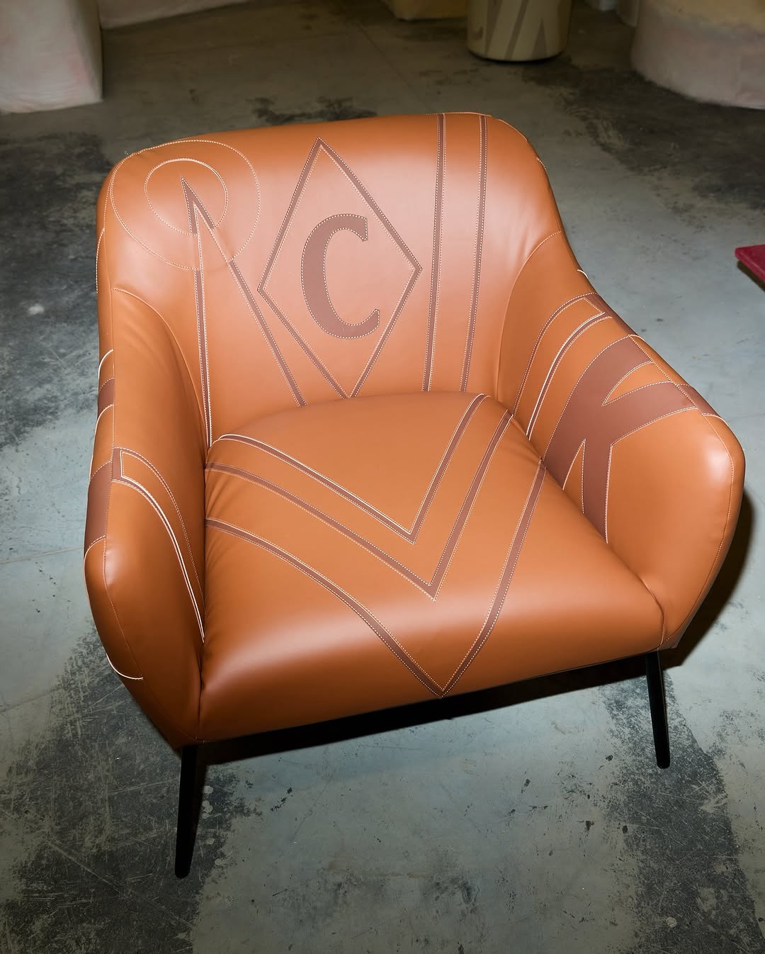 “the collector” objects 
location: annki® factory

#annki_factory 
#runda_pouf 
#ernest_chair