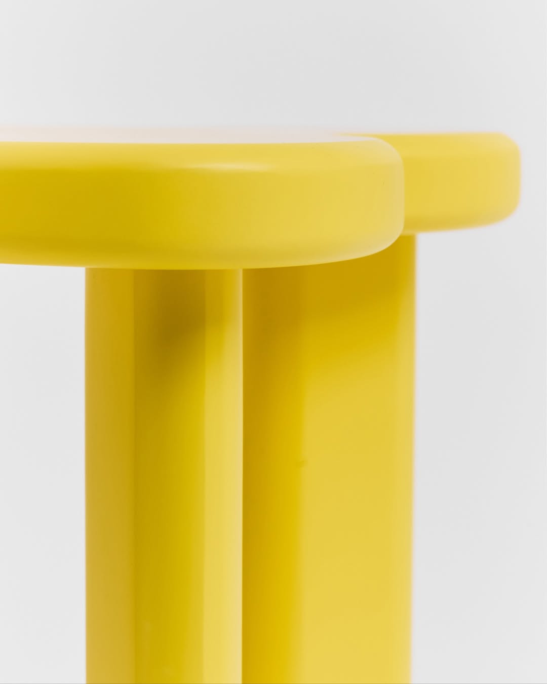 тот самый табурет из третьяковки. 

clover находится в фонде московского музея дизайна и сейчас экспонируется в третьяковской галерее на крымском валу. радуемся, что предметы бренда стали признанными произведениями искусства и очередной раз убеждаемся, что мебель ånnki studio — это не просто мебель.

———
(a)object: clover 2.0 stool
col: yellow
#clover_stool