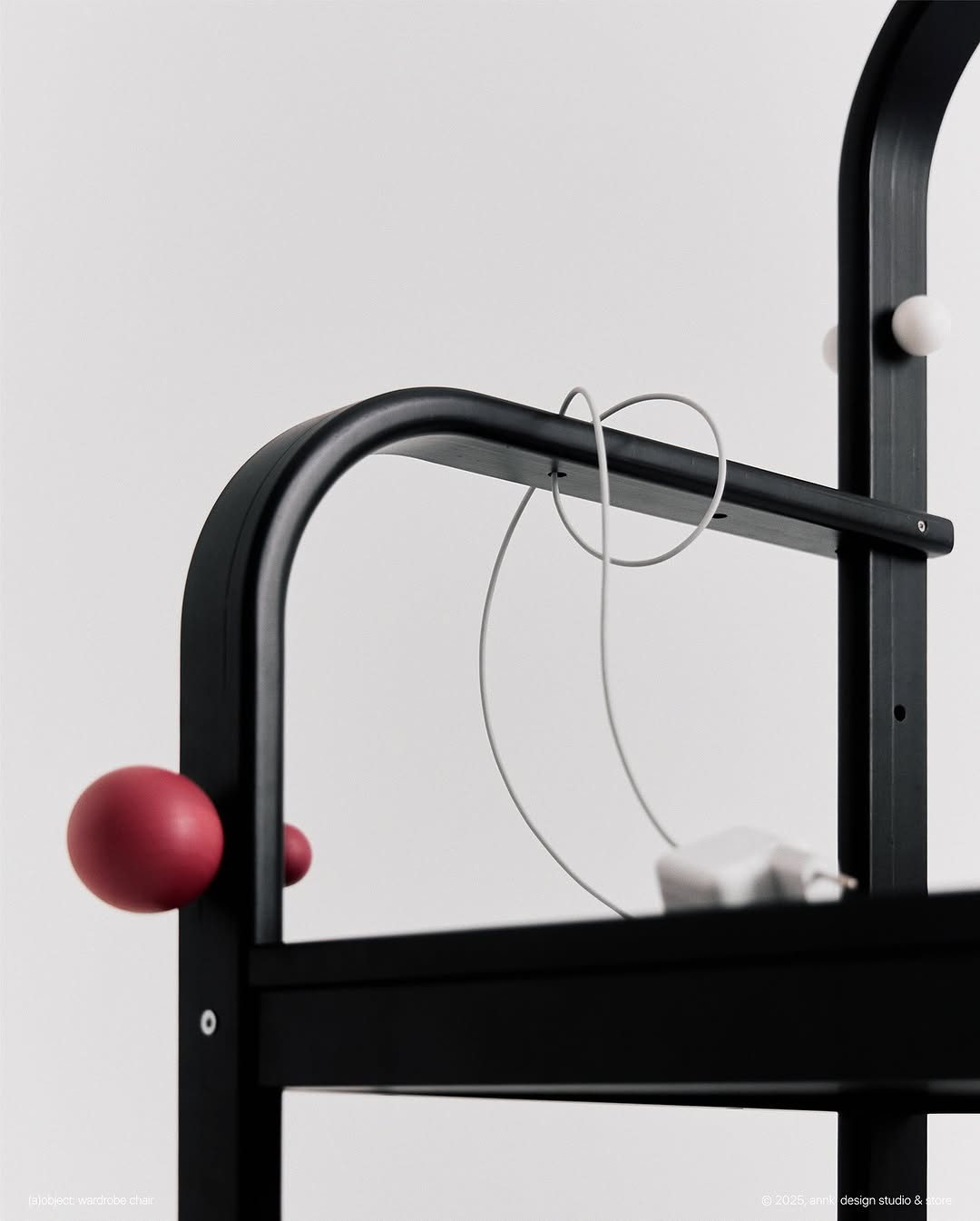mood: office routine.

стул-гардероб не только отличный напарник в выборе look of the day, но и надежный коллега в офисе. придумывайте свои сценарии использования предметов. think outside the box!

———
(a)object: wardrobe chair
col: black
#wardrobe_chair