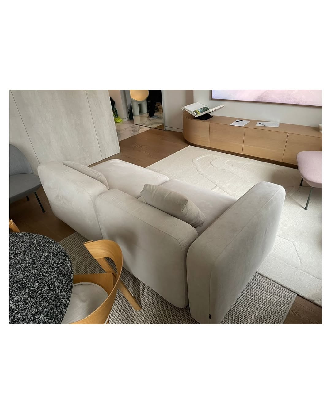 воплощаем ваши самые сокровенные мечты и создаем уют дома. 
новые кадры в постоянной рубрике #annkiathome 

——
на фото:
1, 2 —диван plus + / конфигурация из 2х модулей / velour / col: mustard @varyavedeneeva 
3, 4 — скамья clover / xmas @polina.poludkina 
5, 6 — диван plus + / конфигурация из 2х модулей / velour 
7 — стул-гардероб annki x стокманн
8 — диван plus + / конфигурация из 2х модулей / custom
9 — пуф runda 100 / jacquard / made in spain / col: zebra 
10 — кровать basic / velour / col: natural