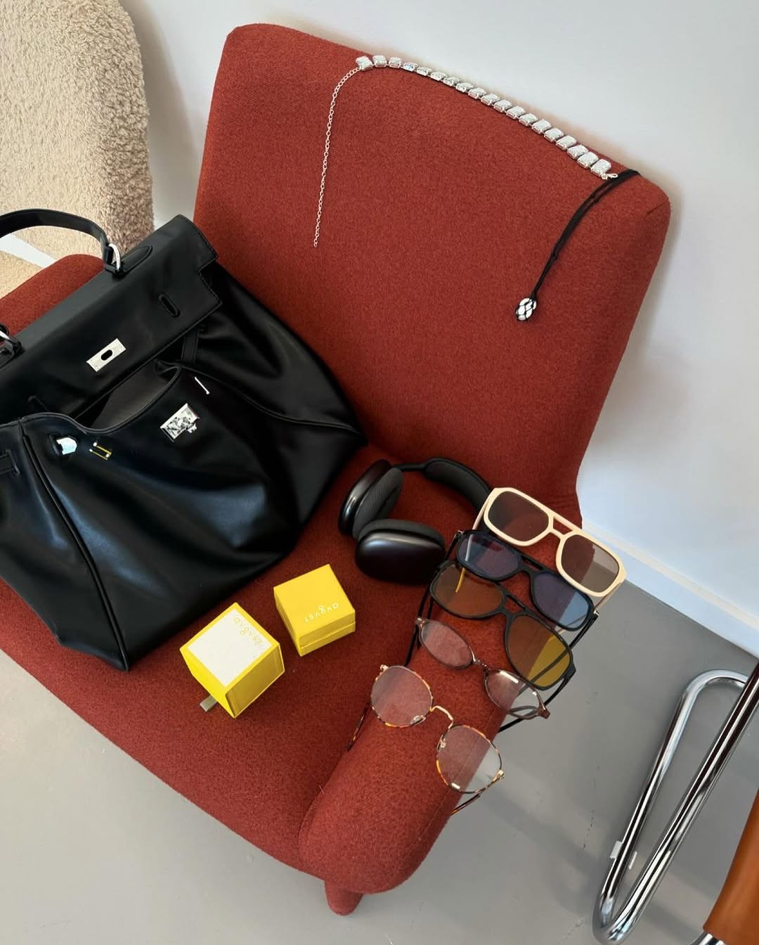 трепетно наблюдаем за тем, как предметы annki находят свой дом. собрали ваши интерьеры в постоянной рубрике #annkiathome 

——
базовый гардероб для вашего интерьера 

——
на фото:
1 — кровать basic / custom / buckle
2 — стол bill + скамья clover 2.0 
3 — кресло steve ++ / buckle / col: mustard
4 — диван plus + / конфигурация из 2х модулей + пуф runda 30 / velour 
5 — кресло steve ++ / eco wool / col: terra 
6 — кровать sova / velour / col: grass 
7 —  кресло steve / eco wool / col: grey
8 — диван plus + / конфигурация из 3х модулей / velour / yellow