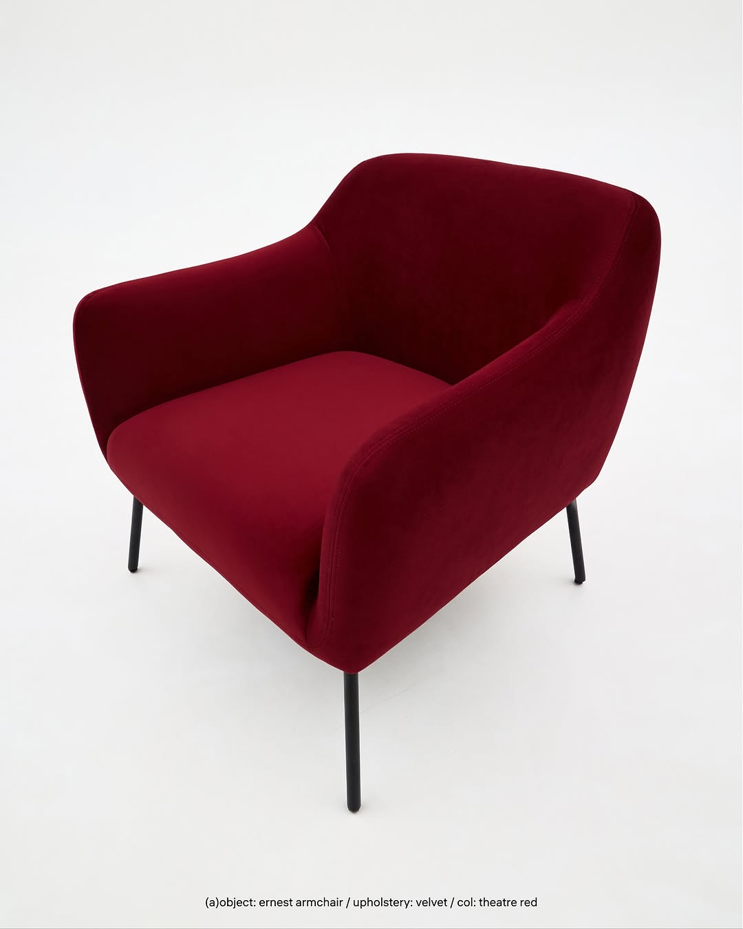 «когда я думаю о жизни в раю, то представляю парижский ritz» 
/ цитата, эрнест хемингуэй

кресло ernest названо в честь писателя. оно четкое, как его формулировки, и элегантное, как одноимённый сьют в ритце. 

——
(a)object: ernest chair 
upholstery: velour
col: theatre red 
#ernest_chair