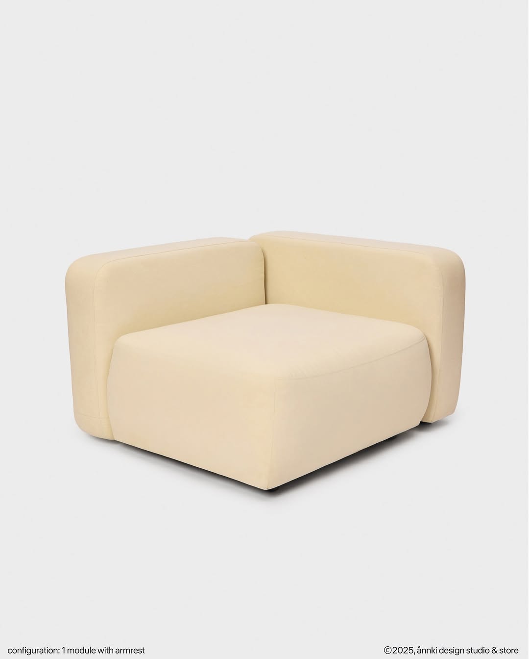 добавляйте модули — и собирайте вокруг себя только плюсы.

могут быть с оттоманкой, подлокотником, отсеком для хранения и раскладной секцией.

выбирайте свою конфигурацию дивана plus+ на сайте annki.studio