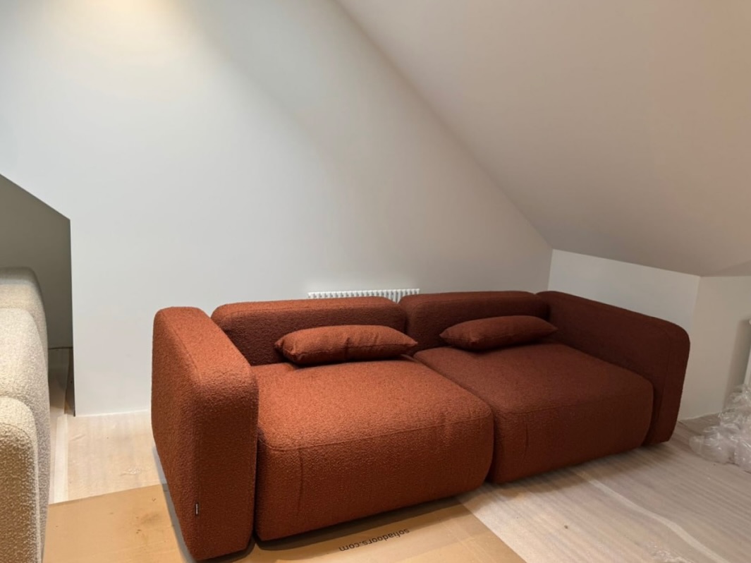 #annkiathome — это постоянная рубрика, в которой мы делимся вашими фотографиями.
⠀
тем, как диваны, кровати и стулья ånnki становятся частью утра за чашкой кофе, вечерних посиделок и просто тихих моментов дома.
⠀
спасибо, что впускаете нас в своё пространство. ведь именно там мебель обретает характер и историю.

———
на фото: 
1 — кресло steve / upholstery: buckle / col: grey / @chuganova_katya / #steve_chair
2 — пуф runda 40 / upholstery: jacquard / col: zebra / #pouf_runda
3-4 — кровать cube / upholstery: buckle / col: milk / #cube_bed
5 — скамья clover / upholstery: wood / col: green / #clover_bench
6 — диван plus+ / 2 модуля, 1 подлокотник / upholstery: buckle / col: milk / #plus_sofa
7 — диван plus+ / 2 модуля, 2 подлокотника / upholstery: buckle / col: mocco / #plus_sofa
8 — диван custom / upholstery: velour / col: yellow / табурет clover / upholstery: wood / col: black / location: @projectlife24.ru / #clover_stool
9 — диван plus+ / 2 модуля, 1 подлокотник/ upholstery: buckle / col: milk / #plus_sofa
10 — кровать cube / upholstery: velour / col: natural / #cube_bed
11 — скамейки clover / col: blue / location: @skolkovo_therink / #clover_bench
12 — диван hero угловой / upholstery: velour / col: grey / #hero_sofa
13 — кресло steve / upholstery: velour / col: grey / #steve_chair
14 — steve dinner / upholstery: buckle / col: milk / #steve_dinner_chair / кресло steve ++ / upholstery: eco wool / col: mars / #steve_chair
15 — кресла steve ++ / upholstery: eco wool / col: red / #steve_chair
16 — скамья clover 2.0 / col: xmas / #clover_bench