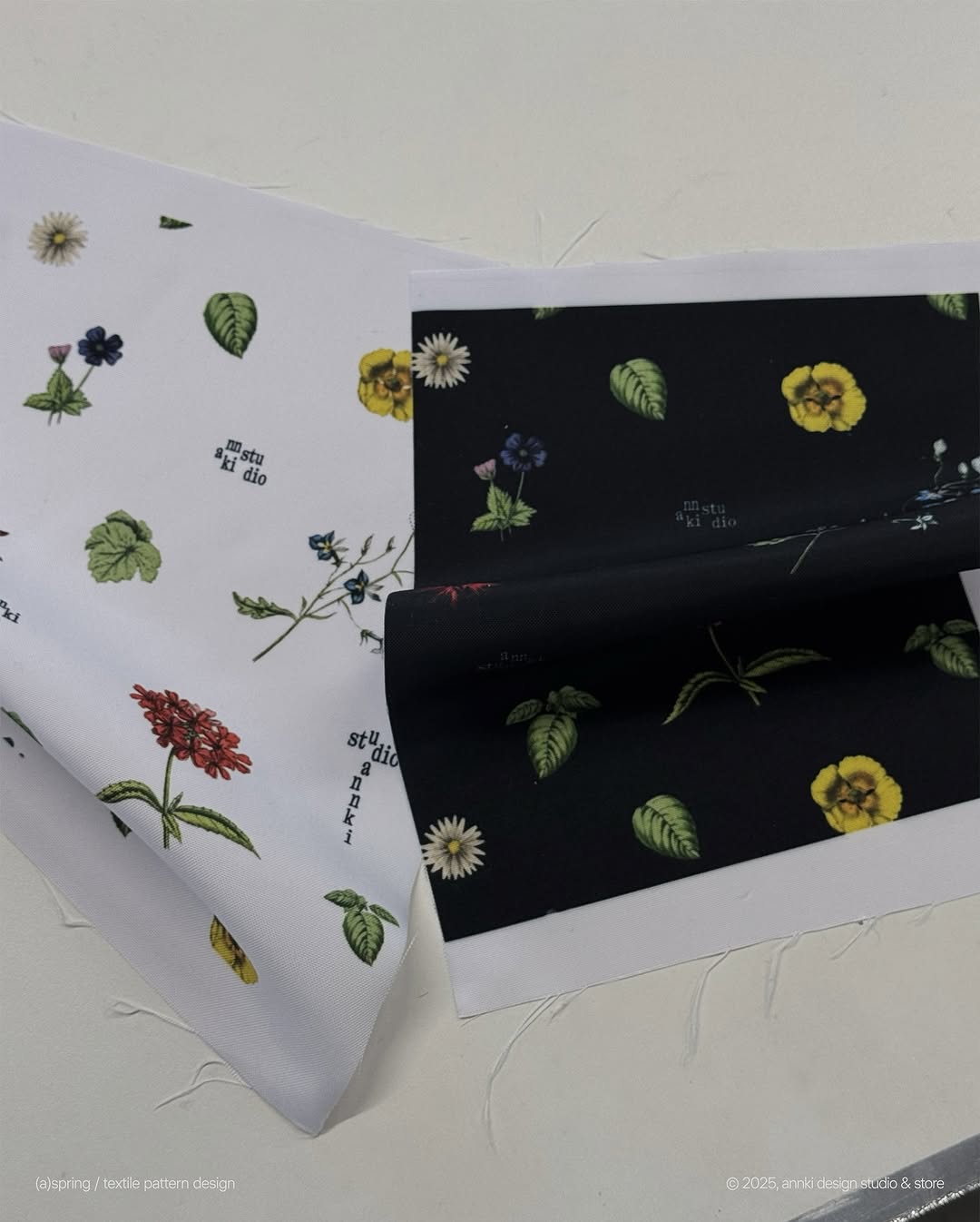 придёт весна и цветы распустятся сами.

скоро презентуем вам коллекцию чехлов (a)skin для кресел и стульев steve. паттерн брендированный, текстиль водоотталкивающий.

———
(a)spring / floral pattern / outdoor textile
#annki_skins