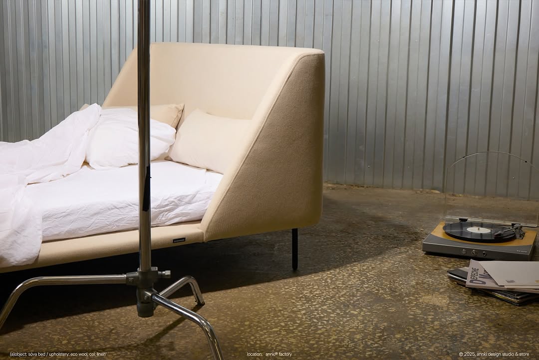планы на вечер:
enjoy the silence / depeche mode

———
(a)object: sóva bed
upholstery: eco wool, made in belgium 
col: linen
#sova_bed 

(a)location: annki® factory 
#annki_factory