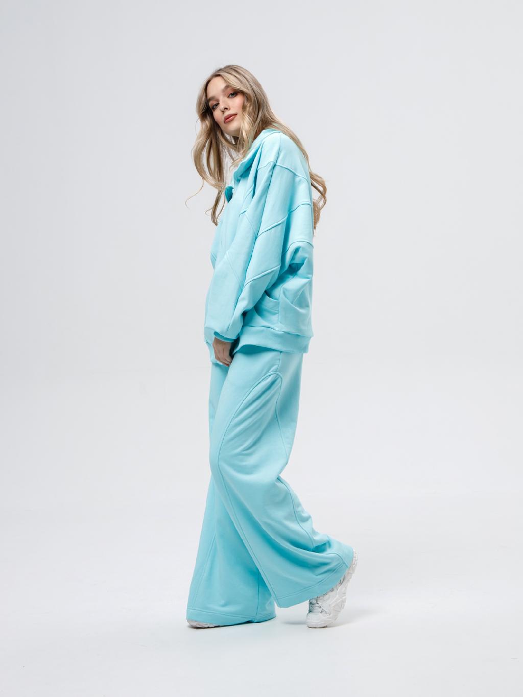 Спортивные оверсайз костюмы